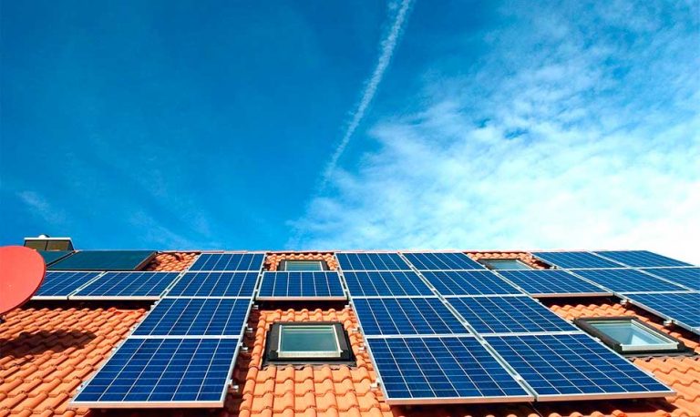Paneles fotovoltaicos para autoconsumo en viviendas unifamiliares